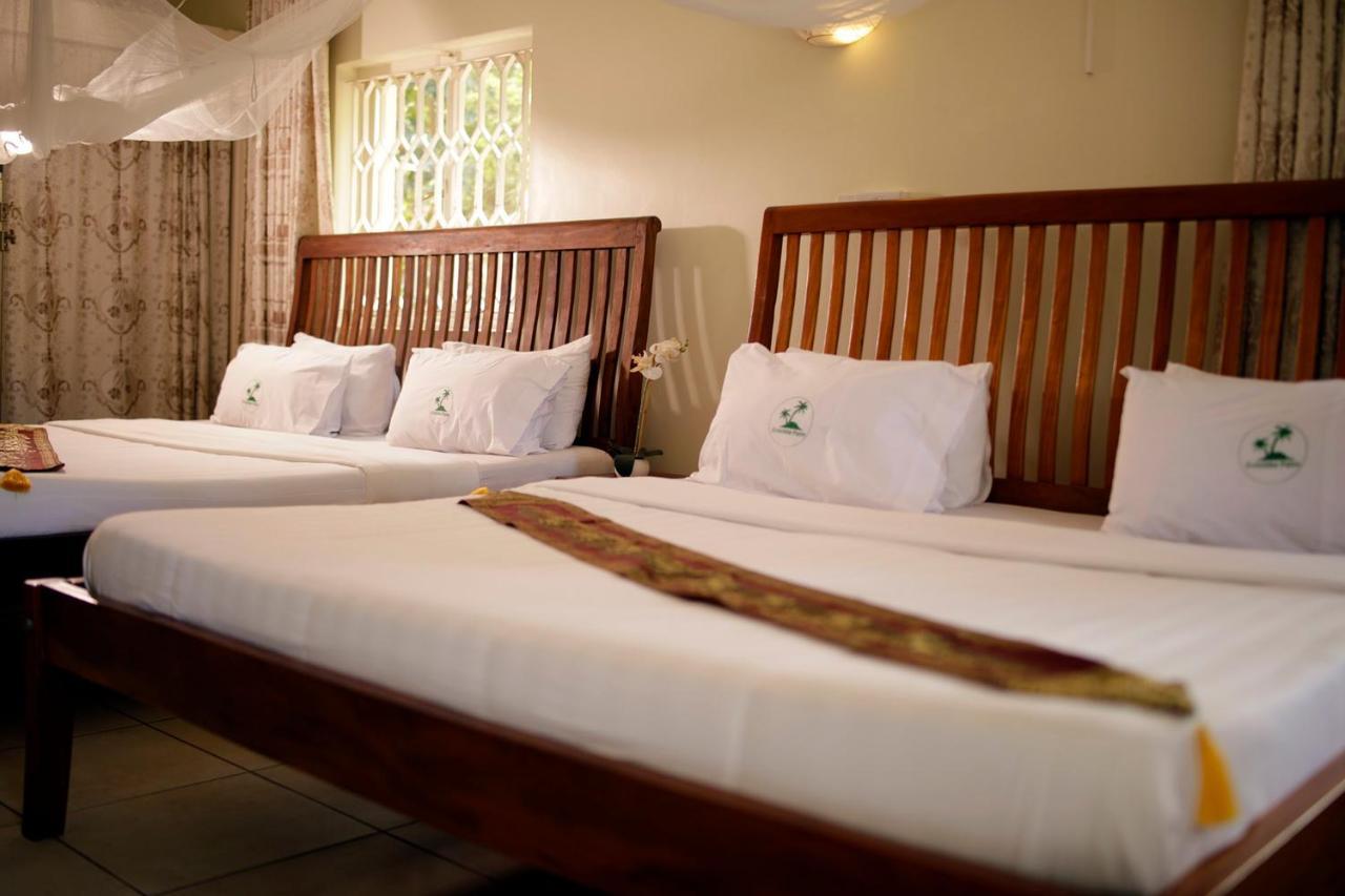 Entebbe Palm Hotel Exterior photo
