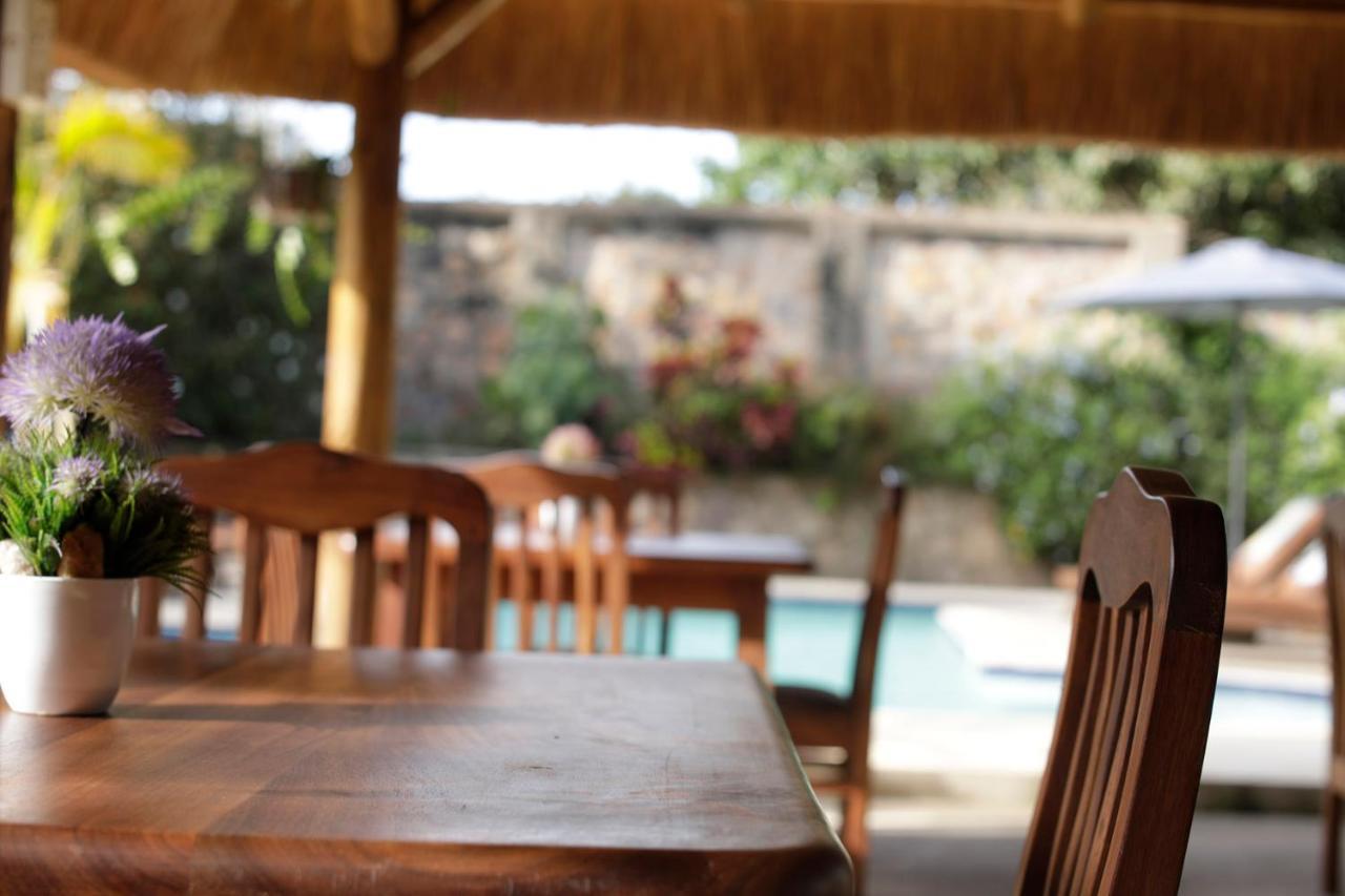 Entebbe Palm Hotel Exterior photo