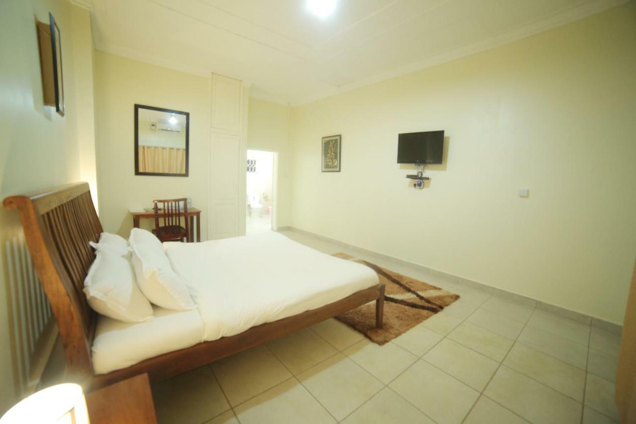 Entebbe Palm Hotel Exterior photo